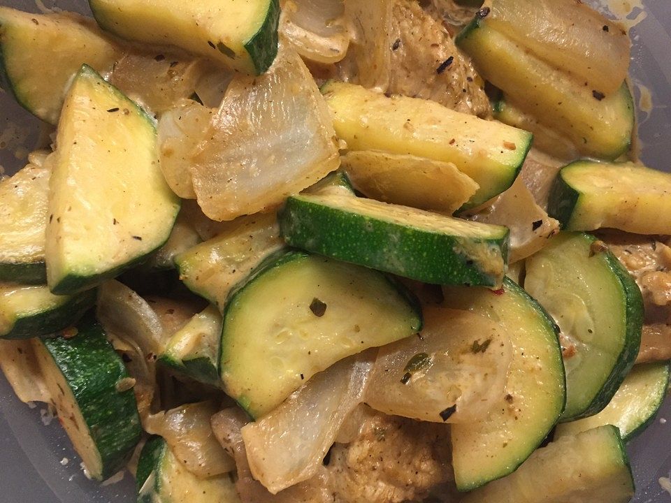 Low Carb Putengeschnetzeltes mit Zucchinigemüse von Chef-Koch-75| Chefkoch