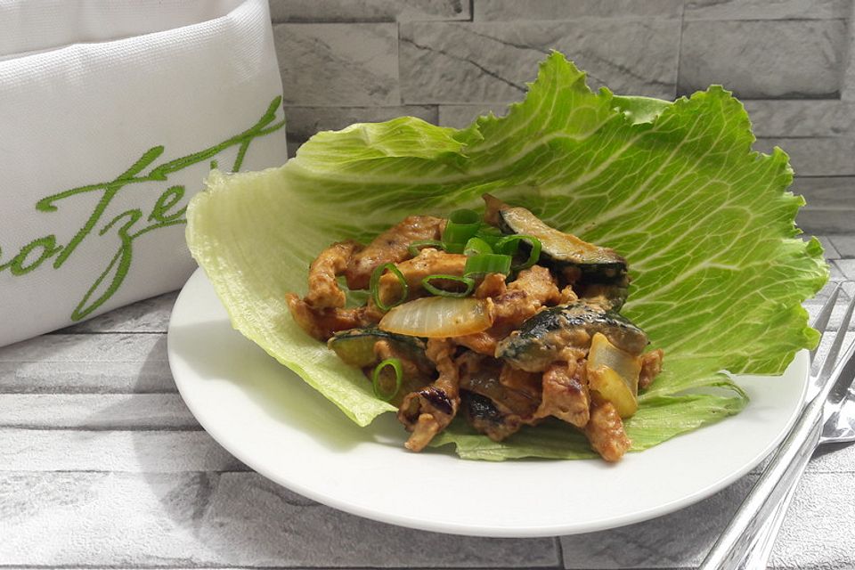 Low Carb Putengeschnetzeltes mit Zucchinigemüse Low Carb Putengeschnetzeltes mit Zucchinigemüse