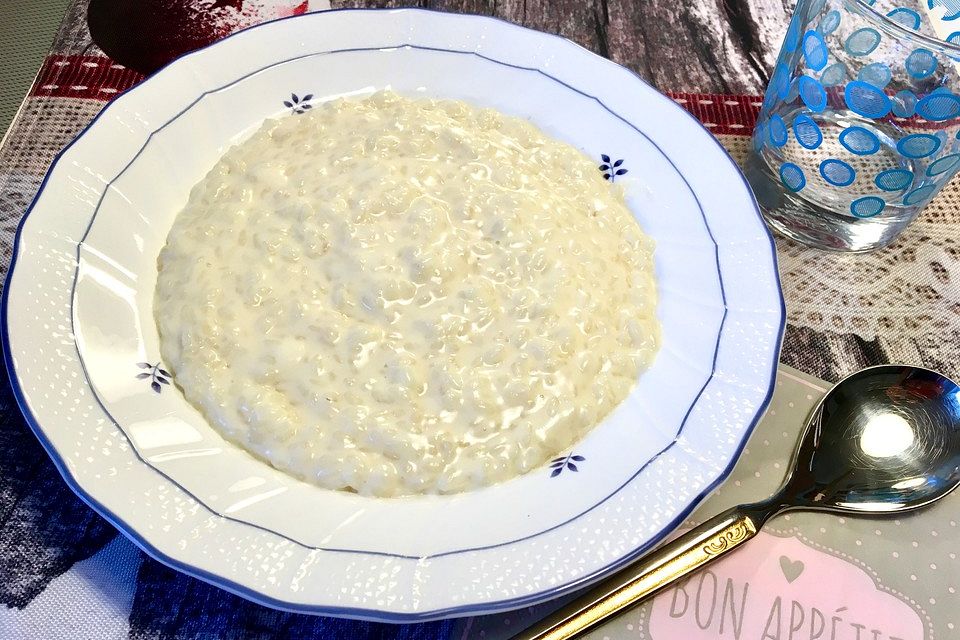 Omas Buttermilchsuppe mit Milchreis aus Ostholstein