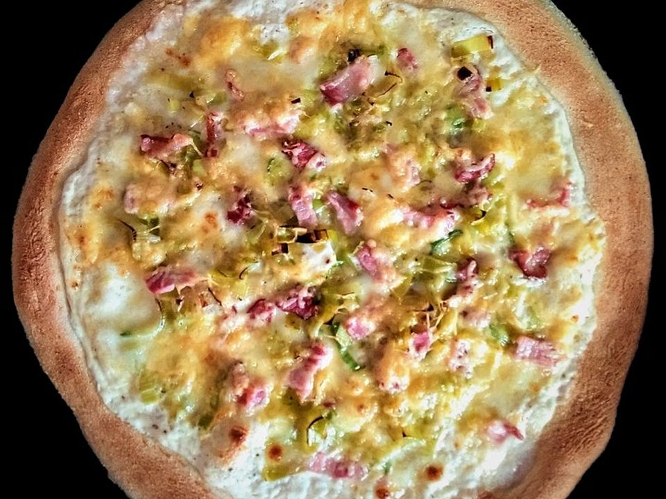Pizza mit Lauch, Speck und Käse von zuiko| Chefkoch