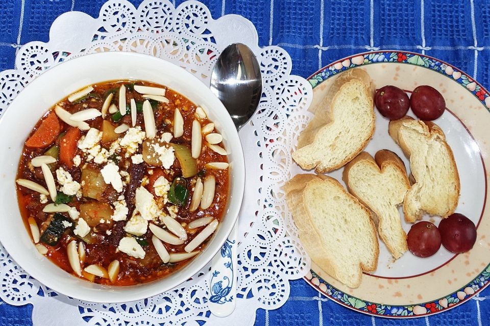 Braune Linsensuppe mit Zucchini 'Armonia'