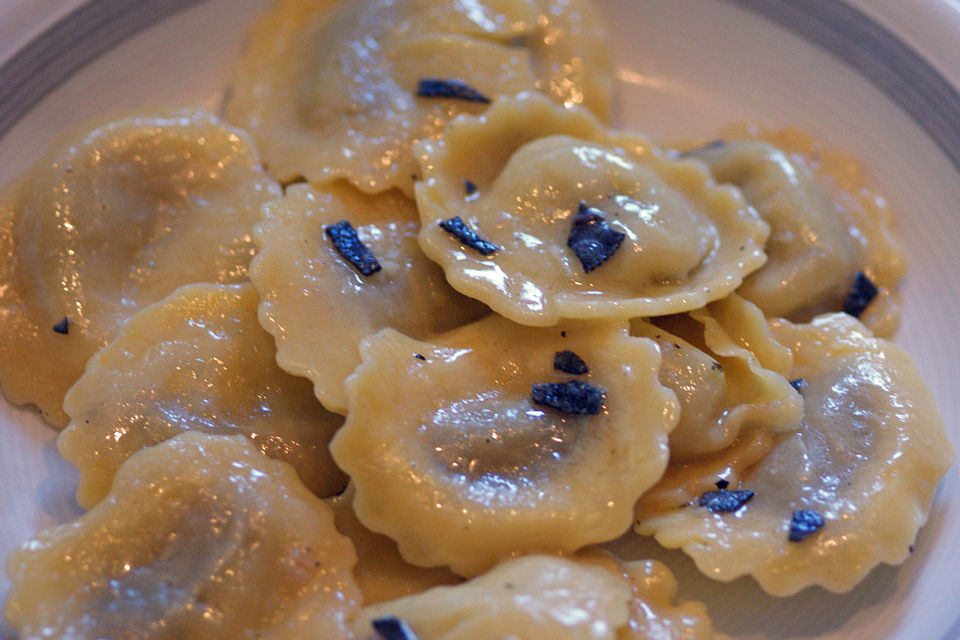 Girasoli mit Parmaschinken und Kräuterbutter