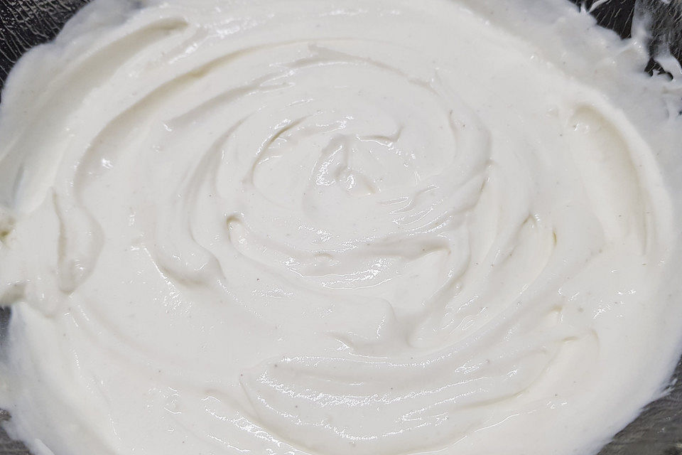 Joghurt-Crème fraîche-Sauce für Folienkartoffeln