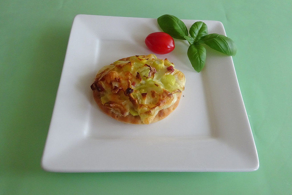 Mini-Porree-Pizzen für Gäste