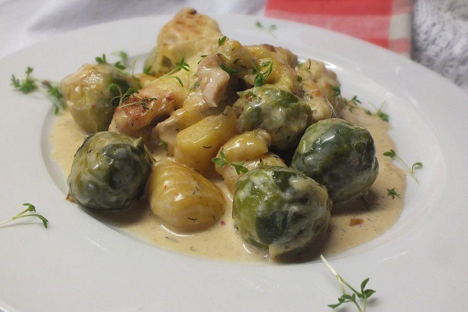 Puten-Rosenkohl-Gnocchi-Gratin