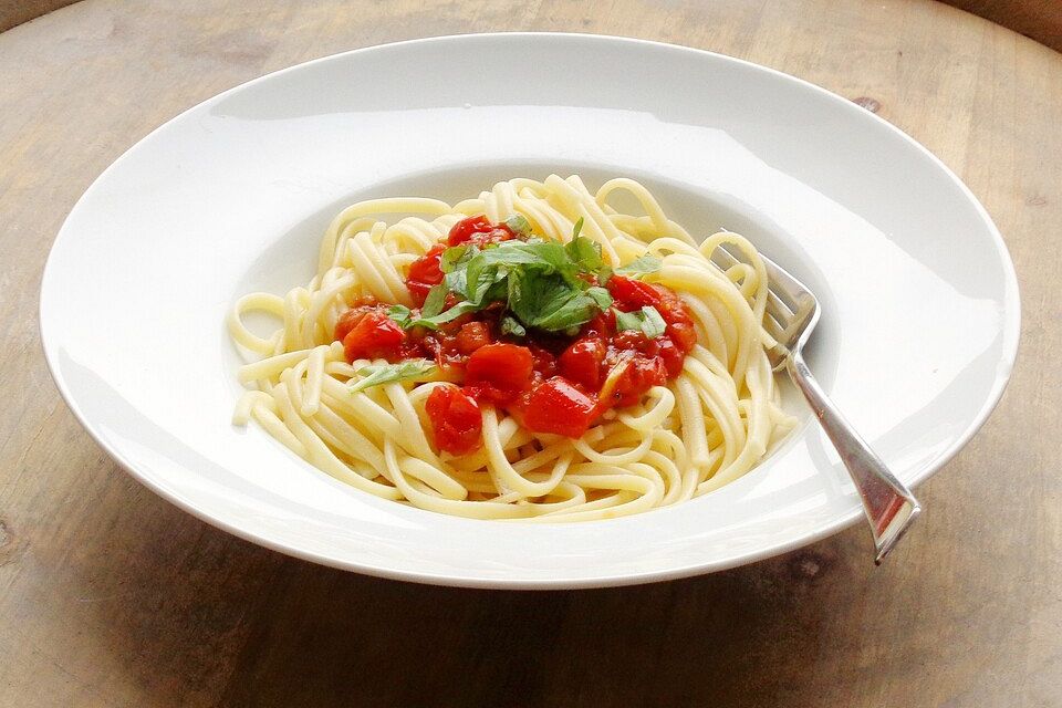 Sugo aus frischen Tomaten mit Spaghetti