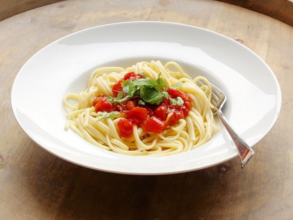 Sugo aus frischen Tomaten mit Spaghetti von OsnaBSC| Chefkoch Sugo aus frischen Tomaten mit Spaghetti von OsnaBSC| Chefkoch