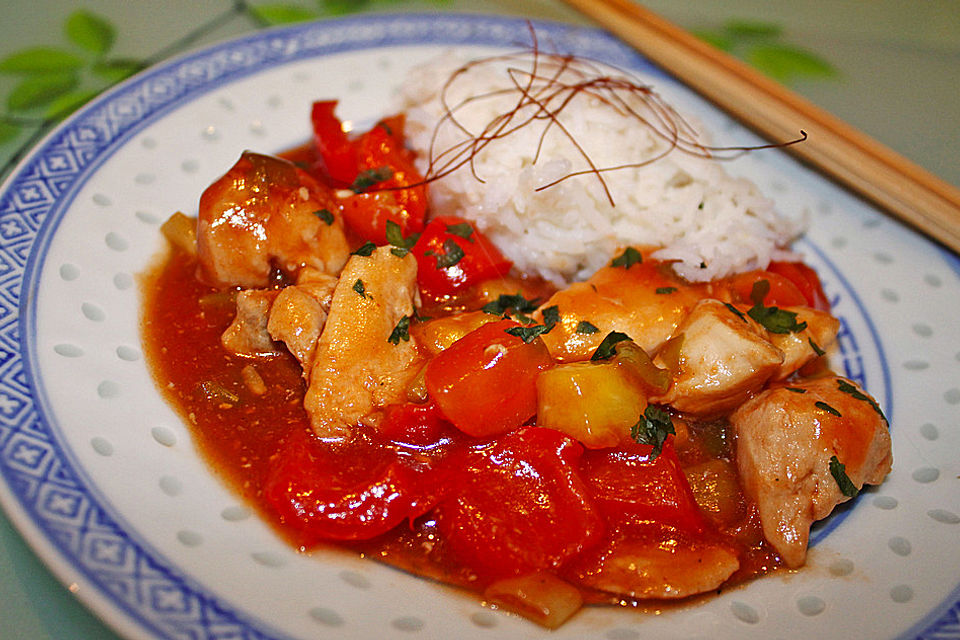 Chinesisches Hähnchen mit Ananas und Paprika