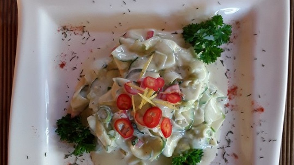 Gurkensalat auf griechische Art von saturn2