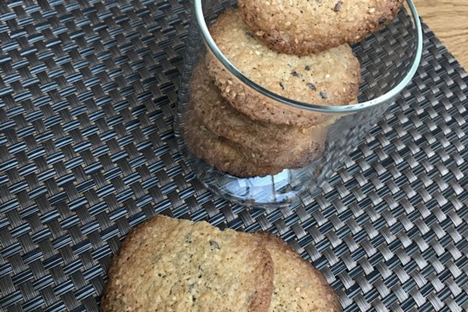 Haferflockenplätzchen mit Sesam und Sonnenblumenkernen