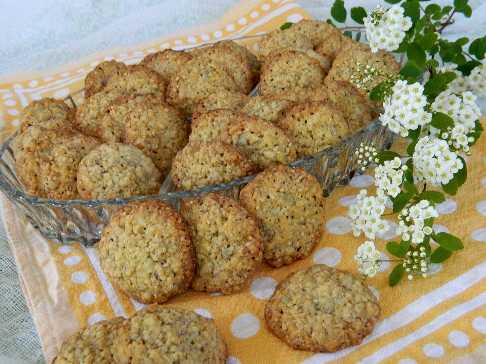 Haferflockenplätzchen mit Sesam und Sonnenblumenkernen von Tooobias ...