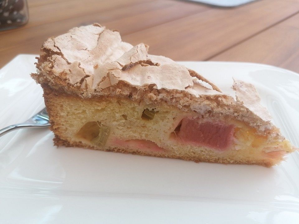 Svetis Rhabarberkuchen mit Mandelbaiser von SvetiLi| Chefkoch
