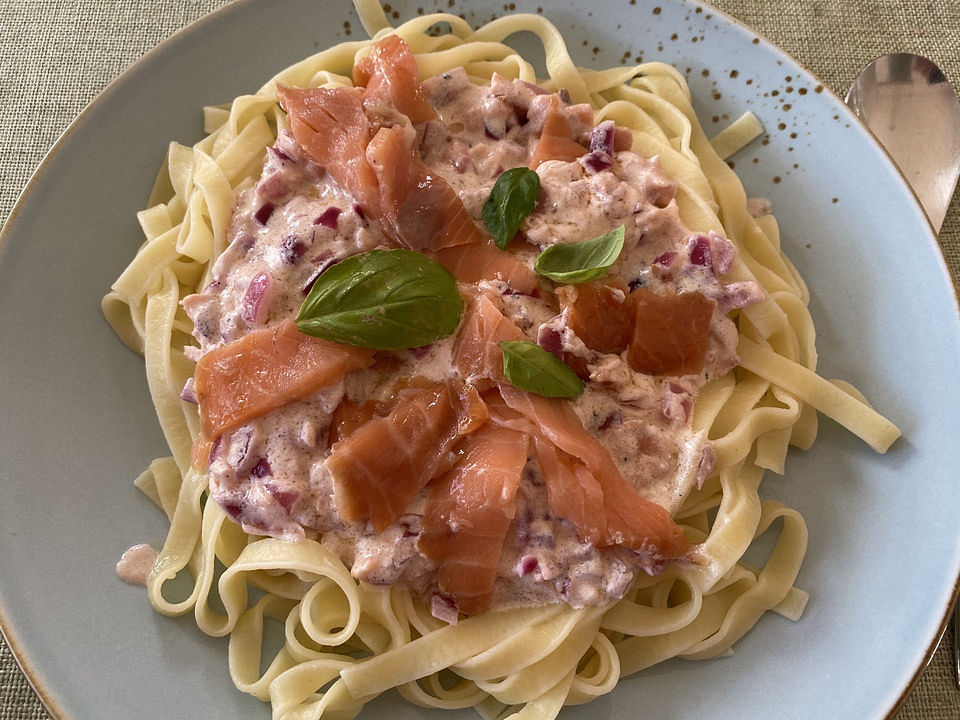 Schnelle Pasta mit Räucherlachs von geschmacklich gut Chefkoch