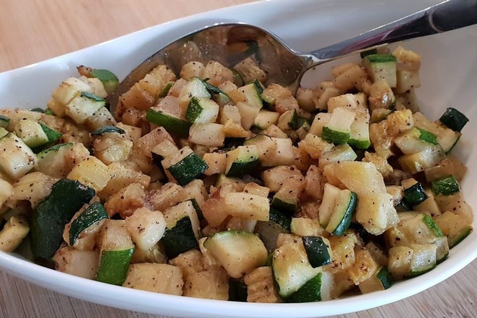 Feine Zucchini mit Knoblauch