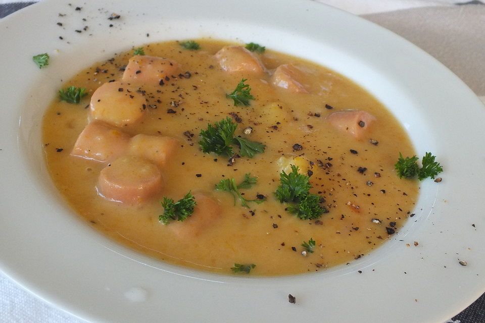 Kartoffelsuppe mit Würstchen