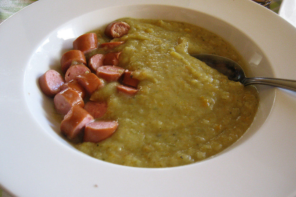 Kartoffelsuppe mit Würstchen