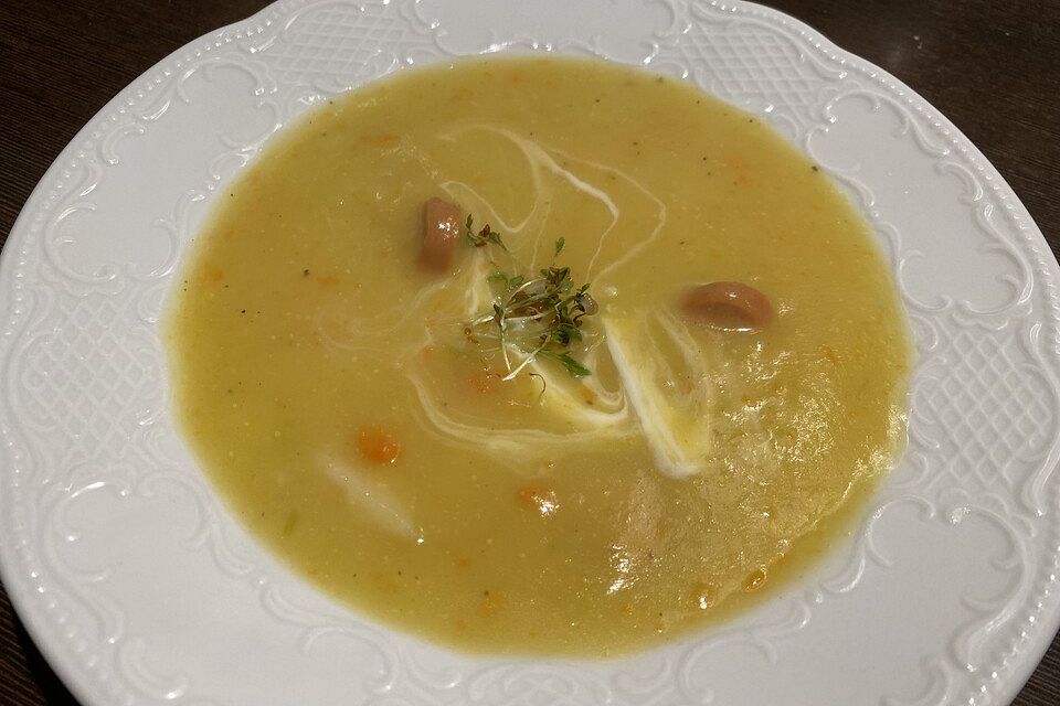 Kartoffelsuppe mit Würstchen