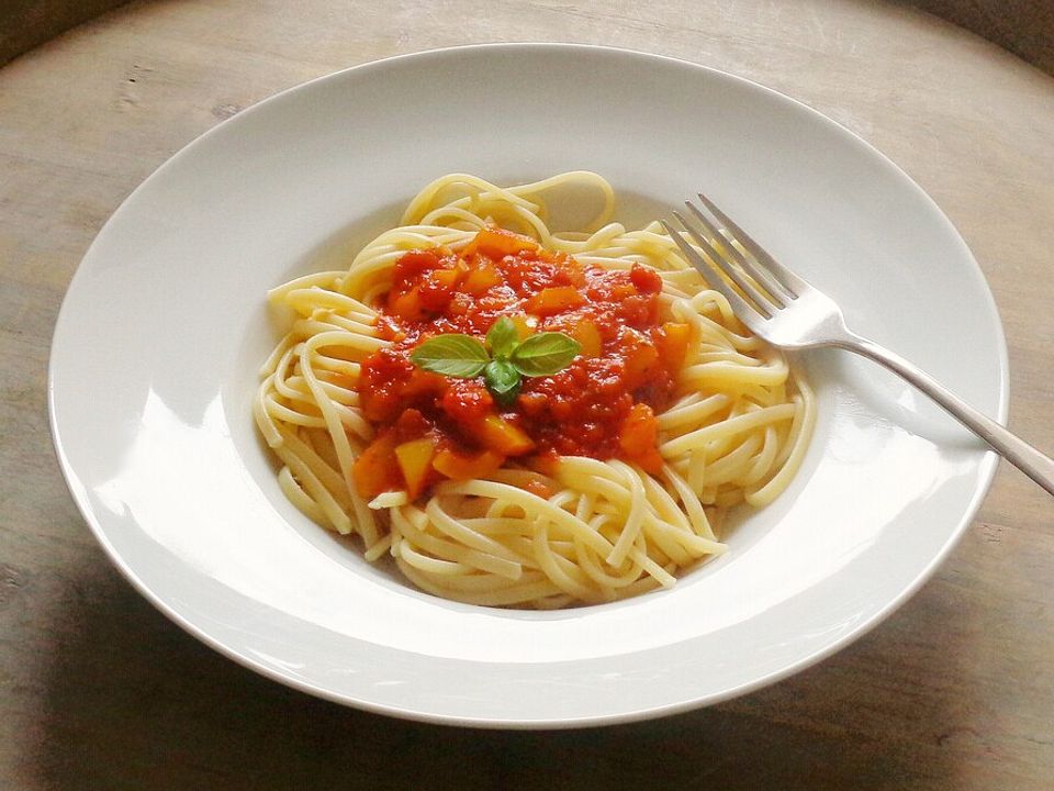 Nudeln mit Paprika-Spezialsoße von Beccikochtwas89| Chefkoch