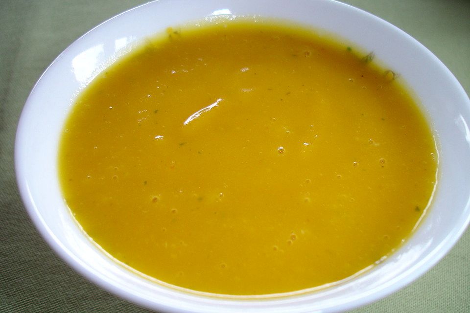 Kürbissuppe mit gebackenem Kürbis und Birne