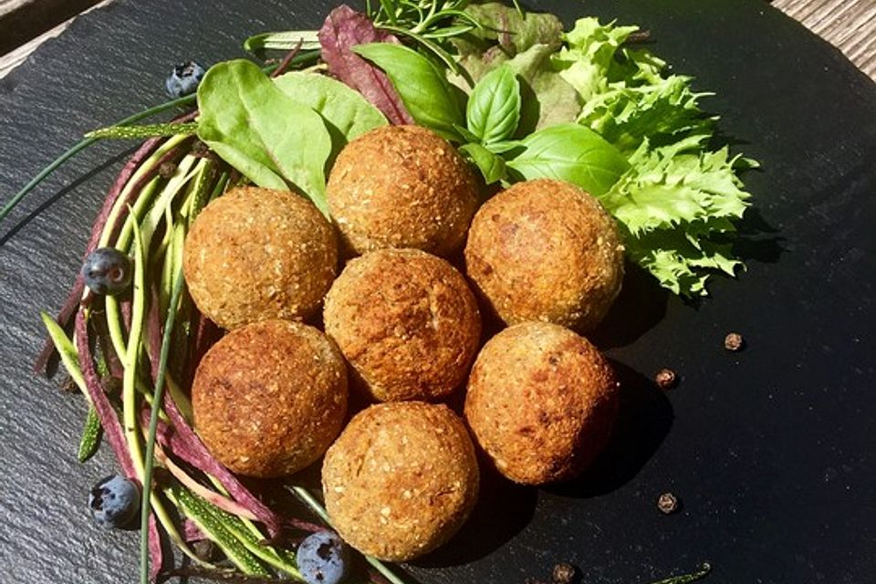 Falafel mit Grillenmehl