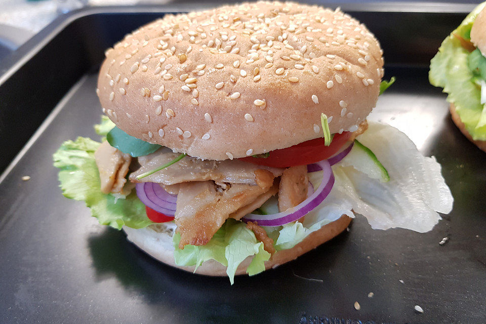 L&T Hähnchen-Burger mit Honig-Dill-Senfsauce