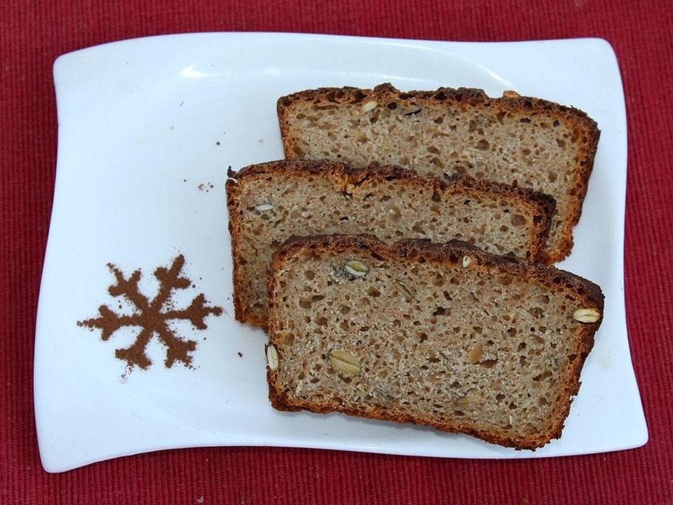 Emmer-Kichererbsen-Vollkornbrot mit Sauerteig, Kürbiskernöl und ...