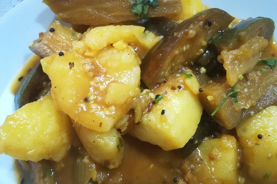 Auberginen-Kartoffel-Curry aus Indien