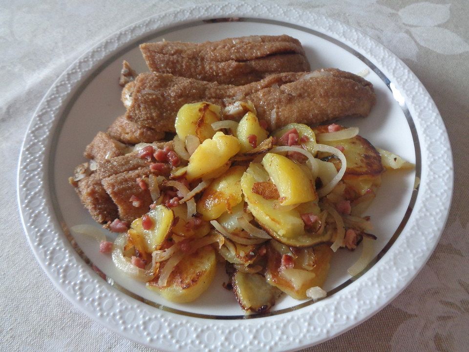 Klassische Bratheringe mit knusprigen Bratkartoffeln von geschmacklich ...