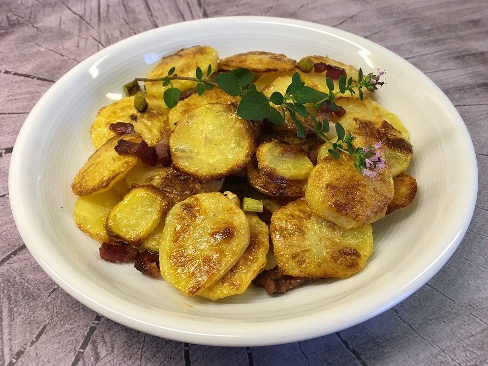 Schnelle Bratkartoffeln mit Speck vom Backblech von geschmacklich_gut ...