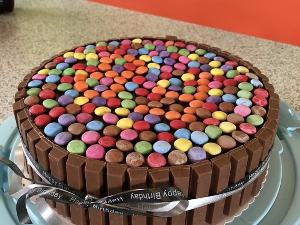 Bunte Smarties-Schokoladen-Geburtstagstorte von murielle1611| Chefkoch