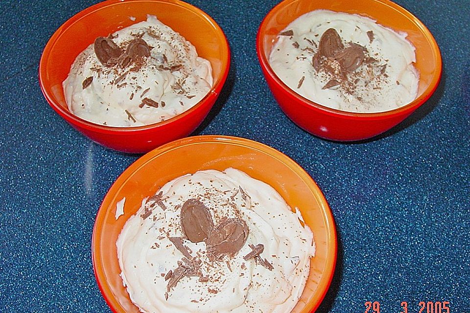 Vanillepudding mit Rum und Schokolade