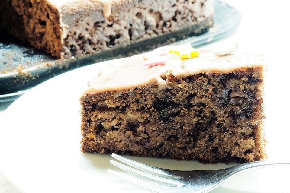 Glühweinkuchen mit Kirschen und Glühweinguss Glühweinkuchen mit Kirschen und Glühweinguss