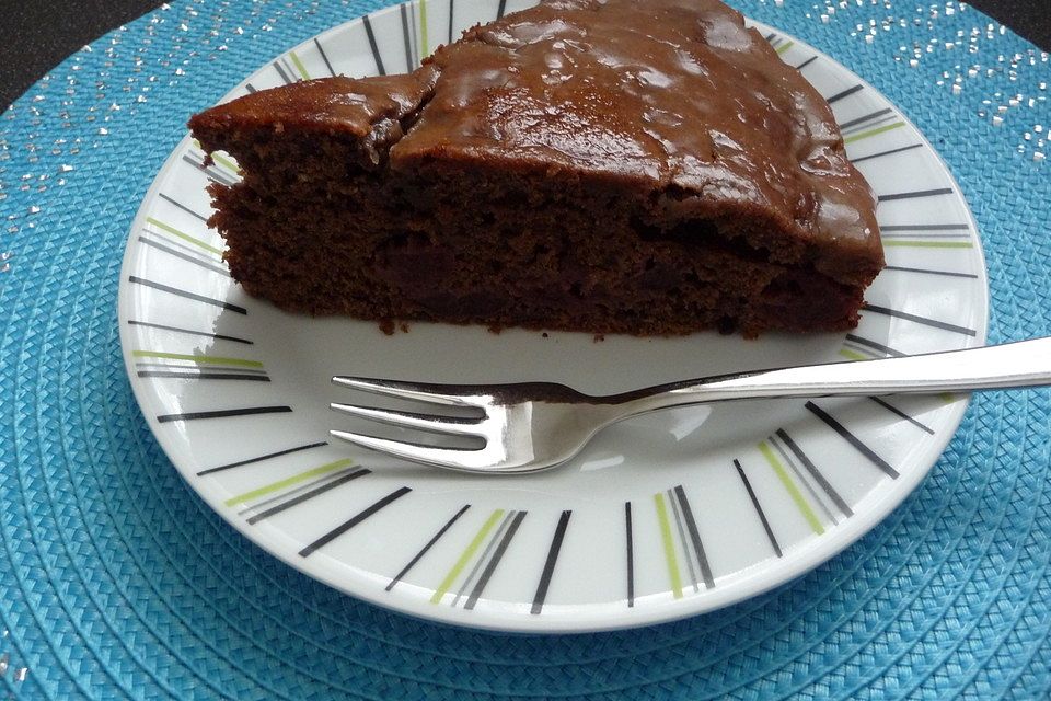 Glühweinkuchen mit Kirschen und Glühweinguss Glühweinkuchen mit Kirschen und Glühweinguss