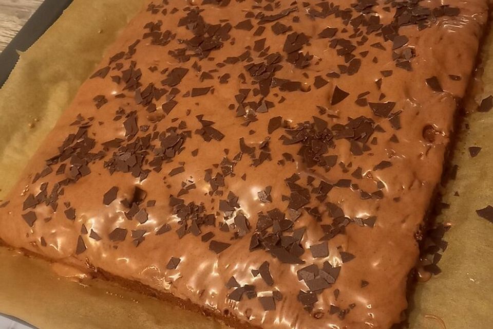 Glühweinkuchen mit Kirschen und Glühweinguss Glühweinkuchen mit Kirschen und Glühweinguss