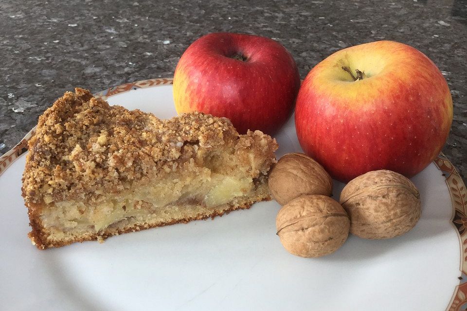 Walnuss-Apfel-Kuchen à la Mamaela