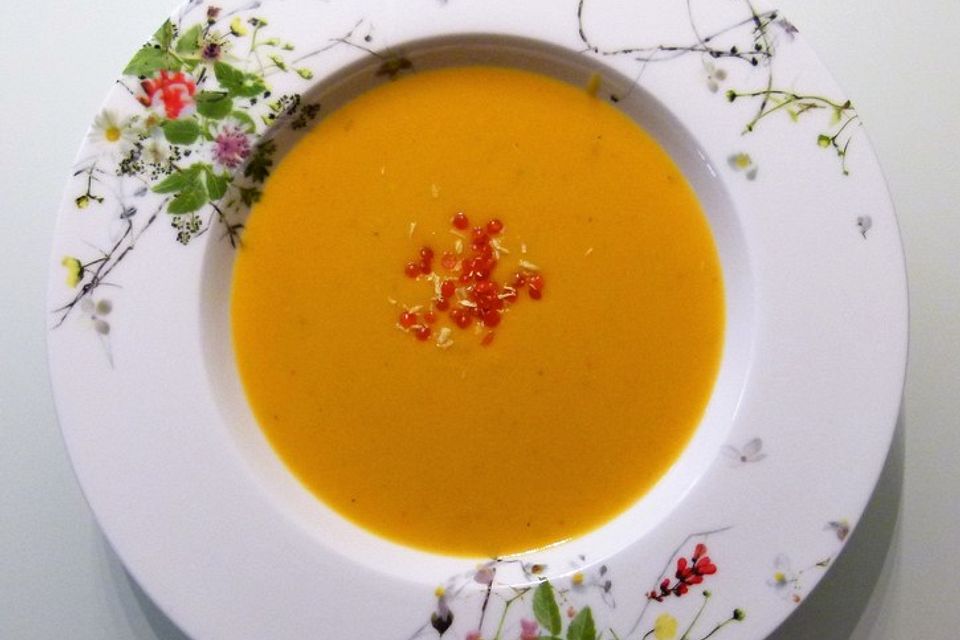 Kürbiscremesuppe mit Kokos-Dhal-Linsen und Weißwein