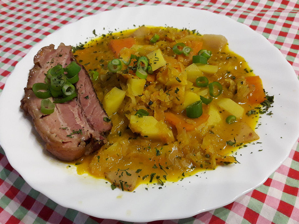 Sauerkrauttopf mit Spanferkelbauch von eisbobby| Chefkoch