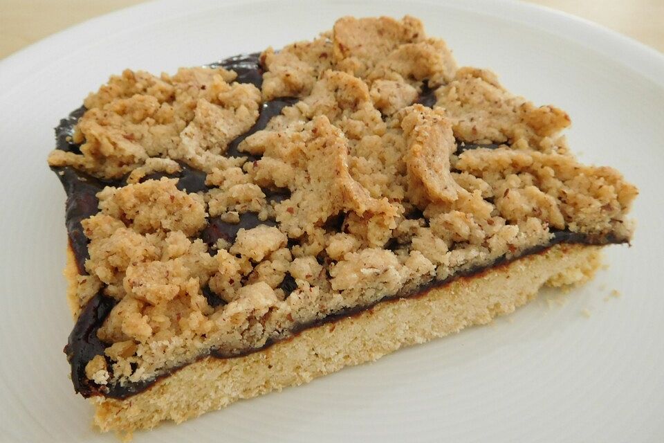 Pflaumenmusschnitten mit Zimt-Nuss-Streusel