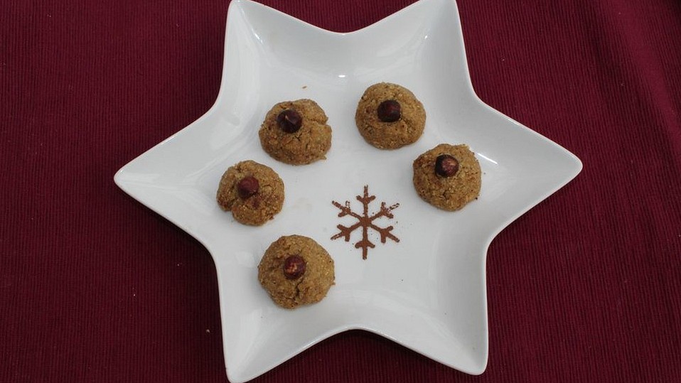 Haselnusskugeln für den Adventskaffee von geschmacklich_gut Haselnusskugeln für den Adventskaffee von geschmacklich_gut