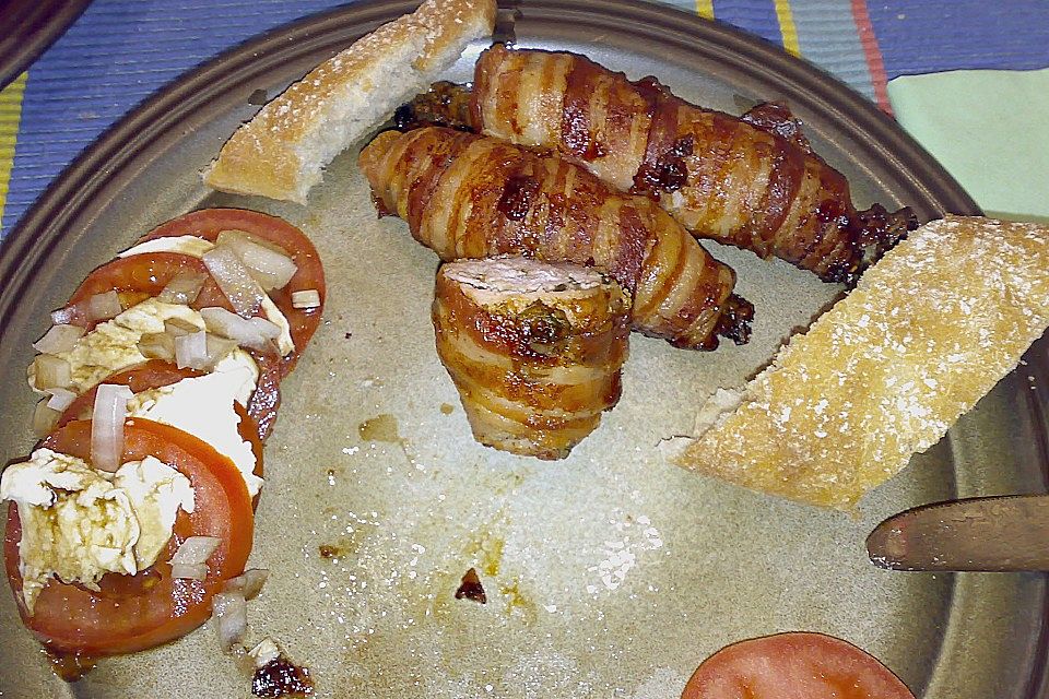 Putenrollbraten mit Petersilienpesto im Speckmantel