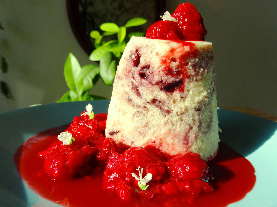 Flammeri mit beschwipsten Himbeeren von MargotFischer| Chefkoch