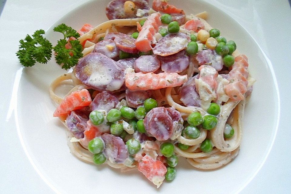 Linguine mit Gemüse in Frischkäse-Joghurtsauce