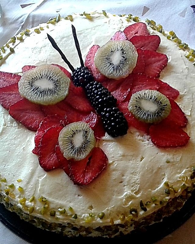 Kiwi-Torte mit Erdbeeren