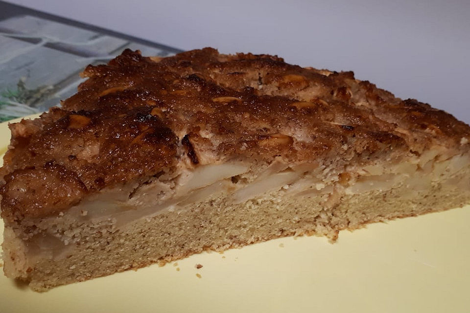 Apfelkuchen mit Eierlikör und Mandeln