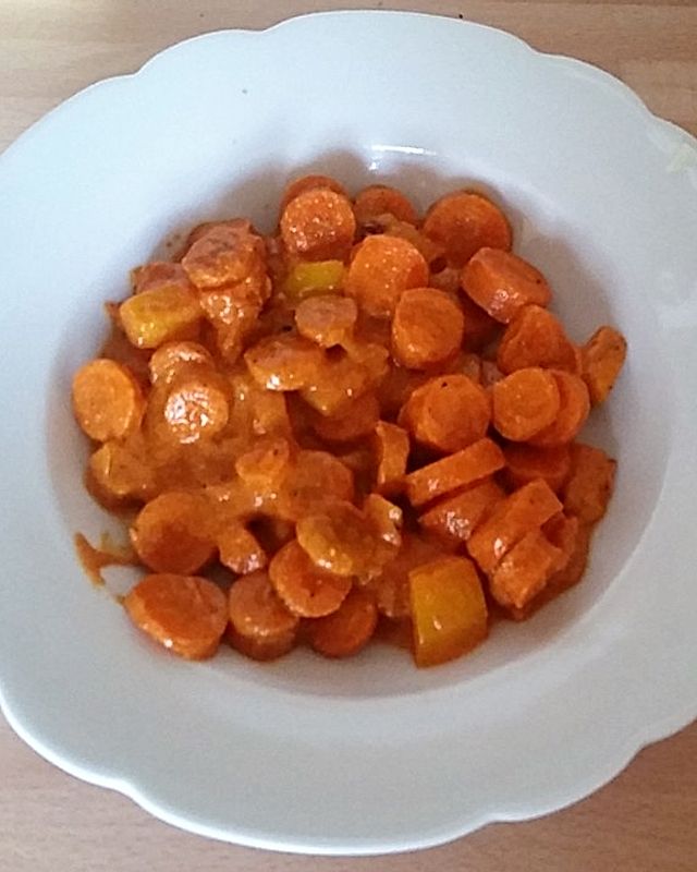 Karottenpfanne mit Tomaten und Curry