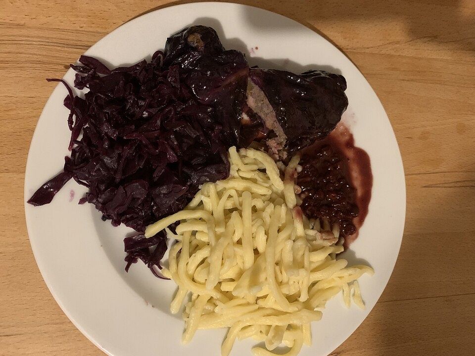 Raffinierte Rotkohlrouladen mit Wildfüllung und Pilzen von ...