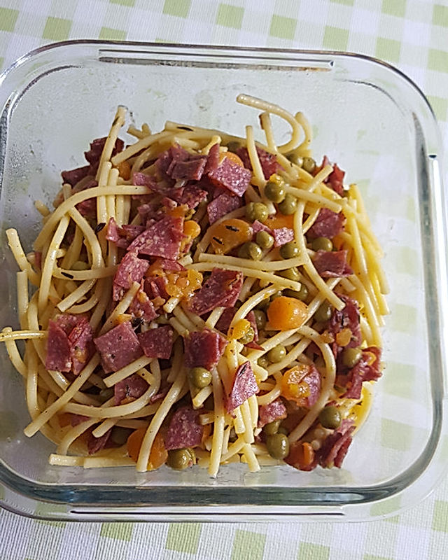Spaghettisalat mit Gemüse & Salami - ideal für Gäste