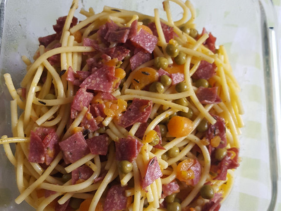 Spaghettisalat mit Gemüse &amp; Salami - ideal für Gäste von geschmacklich ...