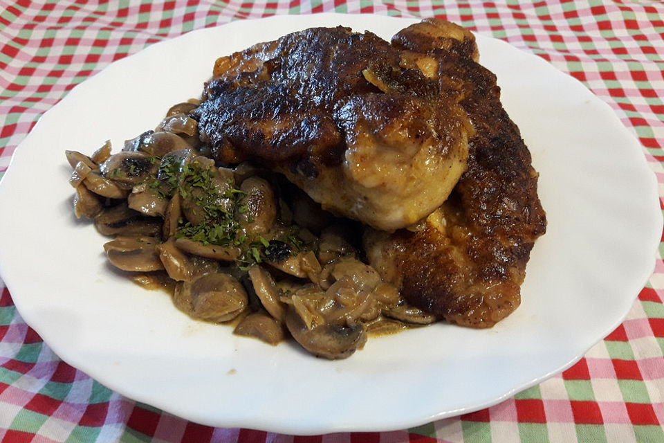 Hähnchenbrust kurzgebraten mit Champignons