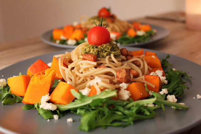 Kürbispasta mit Basilikum-Pesto von sarah_svw| Chefkoch